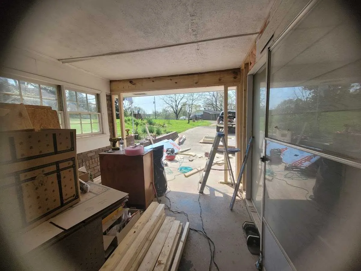 Air movers and dehumidifier for Water Mitigation Services in Murfreesboro